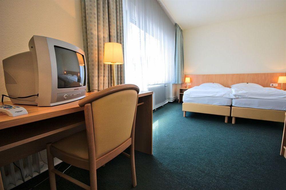 Hotel Wiking Киль Экстерьер фото