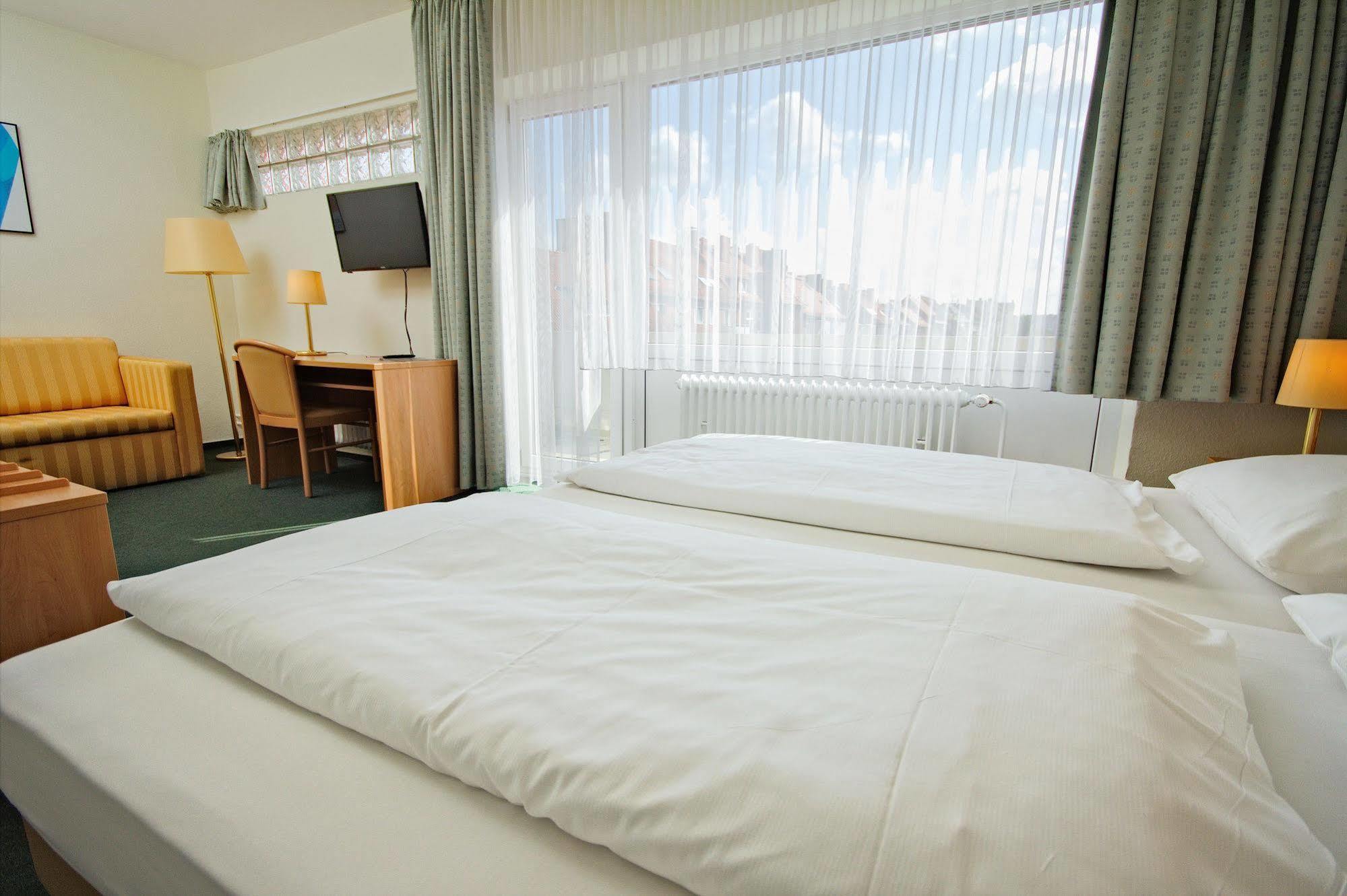 Hotel Wiking Киль Экстерьер фото