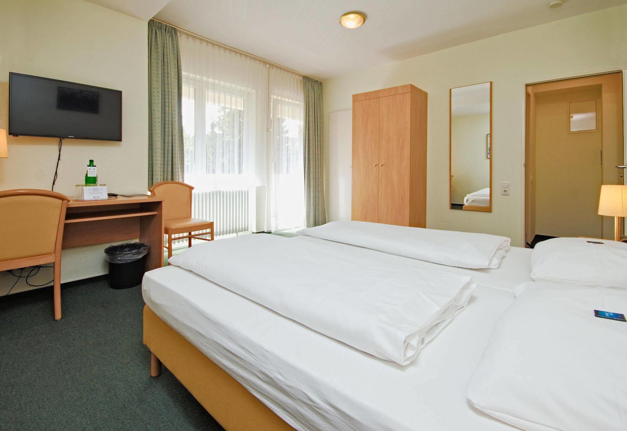 Hotel Wiking Киль Экстерьер фото