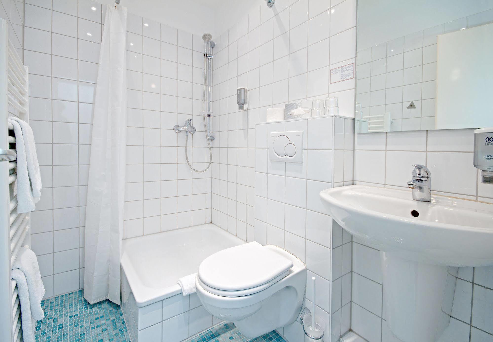 Hotel Wiking Киль Экстерьер фото